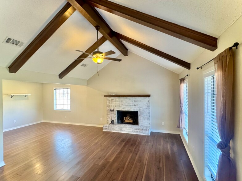 Building Photo - 3301 John Hancock Rd