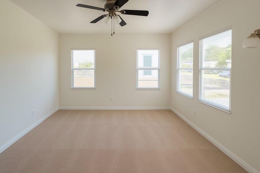 Building Photo - 242 Linda Vista Dr