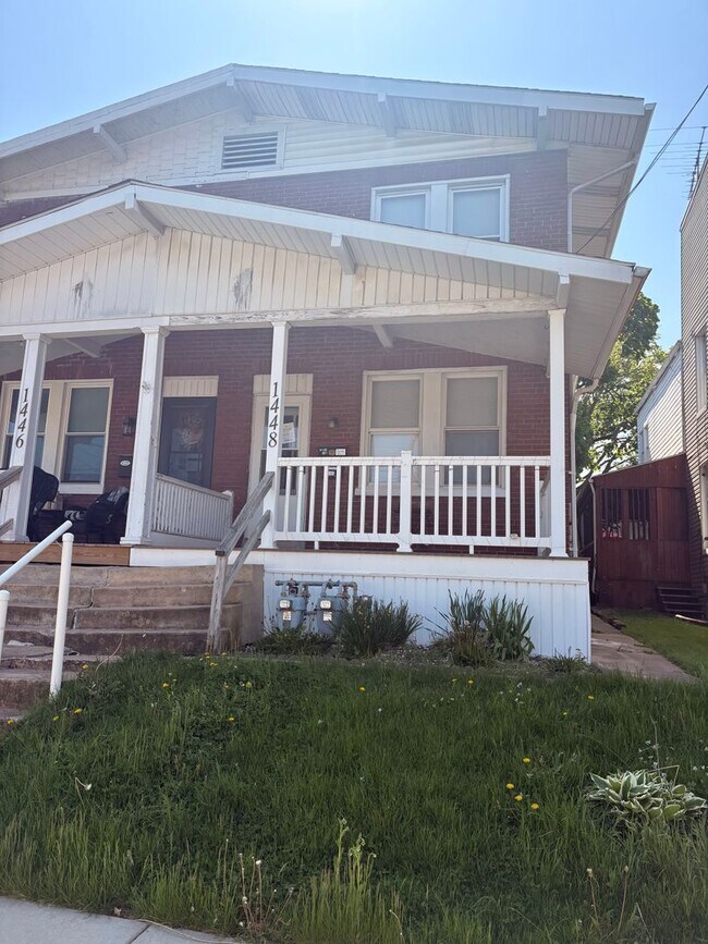 Building Photo - 1 Bedroom Apt in West York!