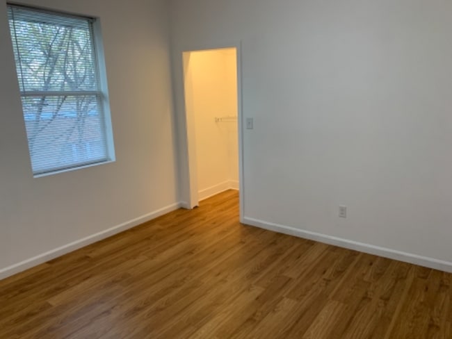 Building Photo - 414 8th St