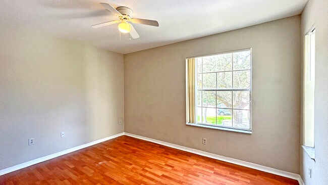 Building Photo - 116 SW Peacock Blvd