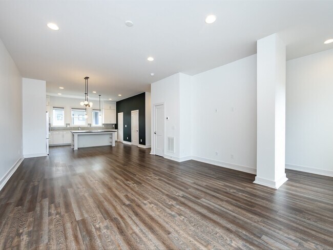 Building Photo - 1207 E 36th St