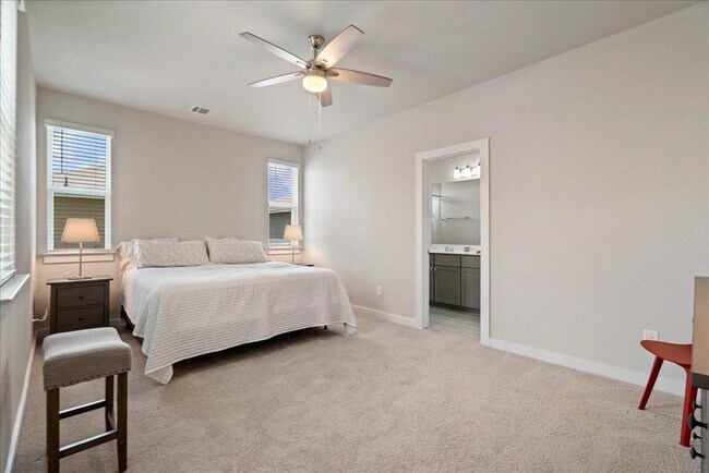 Building Photo - 330 Hortus Dr