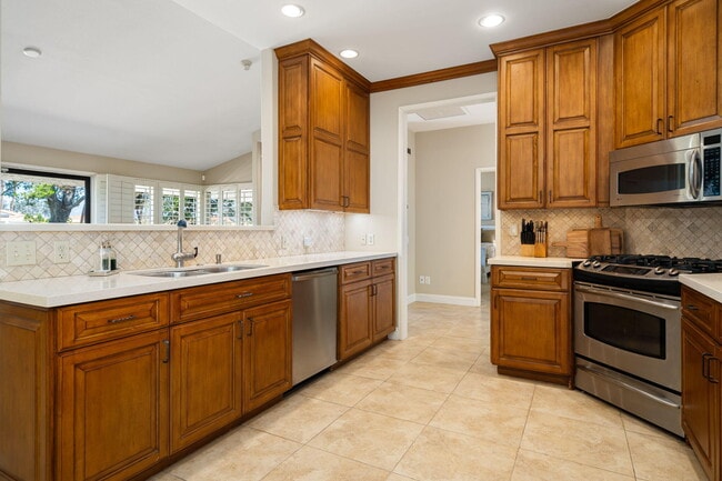 Building Photo - 44825 Guadalupe Dr