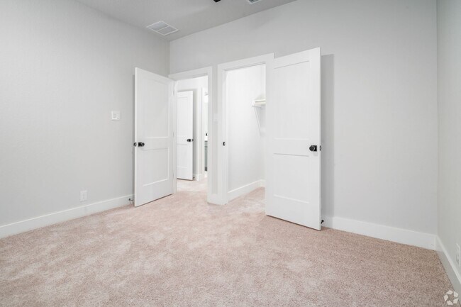 Building Photo - Luxury Townhome for Rent!!! The Florence Floor Plan! JULY SPECIAL! ? Get 2 Weeks FREE Rent when y...