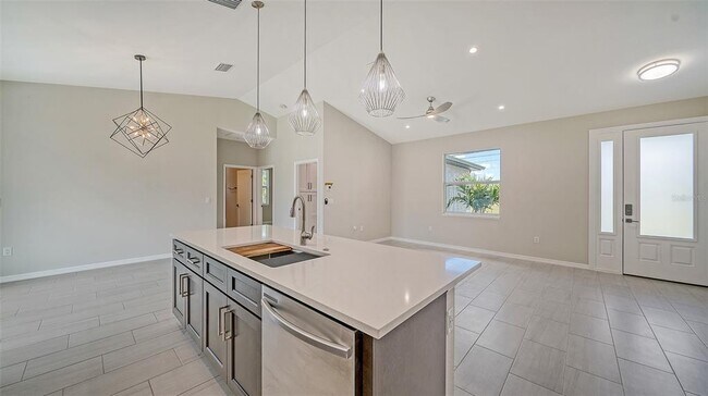 Building Photo - 6227 Tropicaire Blvd