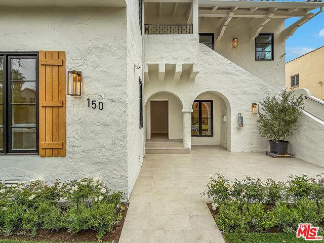 Building Photo - 150 N Arnaz Dr