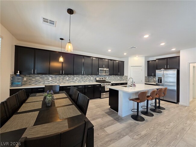 Building Photo - 2990 Overlook Brk St
