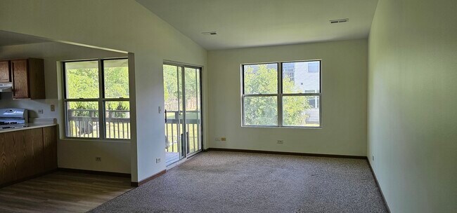 Building Photo - 300 Village Creek Dr