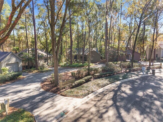 Building Photo - 8305 SW 46 Ln