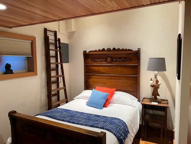 Bedroom 2, double bed - 1304 Lakeside Ave S