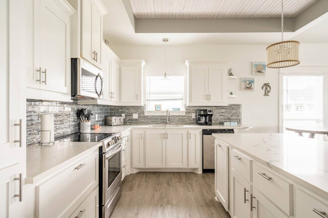 Building Photo - 927 Palm Ridge Dr