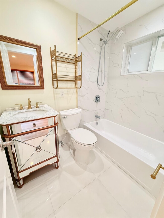 Building Photo - 1941 NE 51st Ct