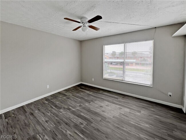 Building Photo - 1123 SW 48th Terrace