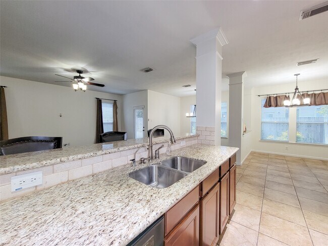 Building Photo - 5311 Timber Ct Hollow