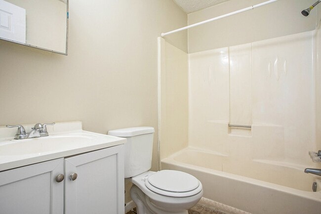 Building Photo - 4 bdrm, 2.5 bath in Stonecrest