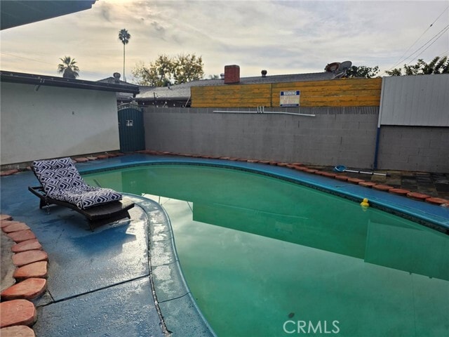 Building Photo - 917 Helmsdale Ave