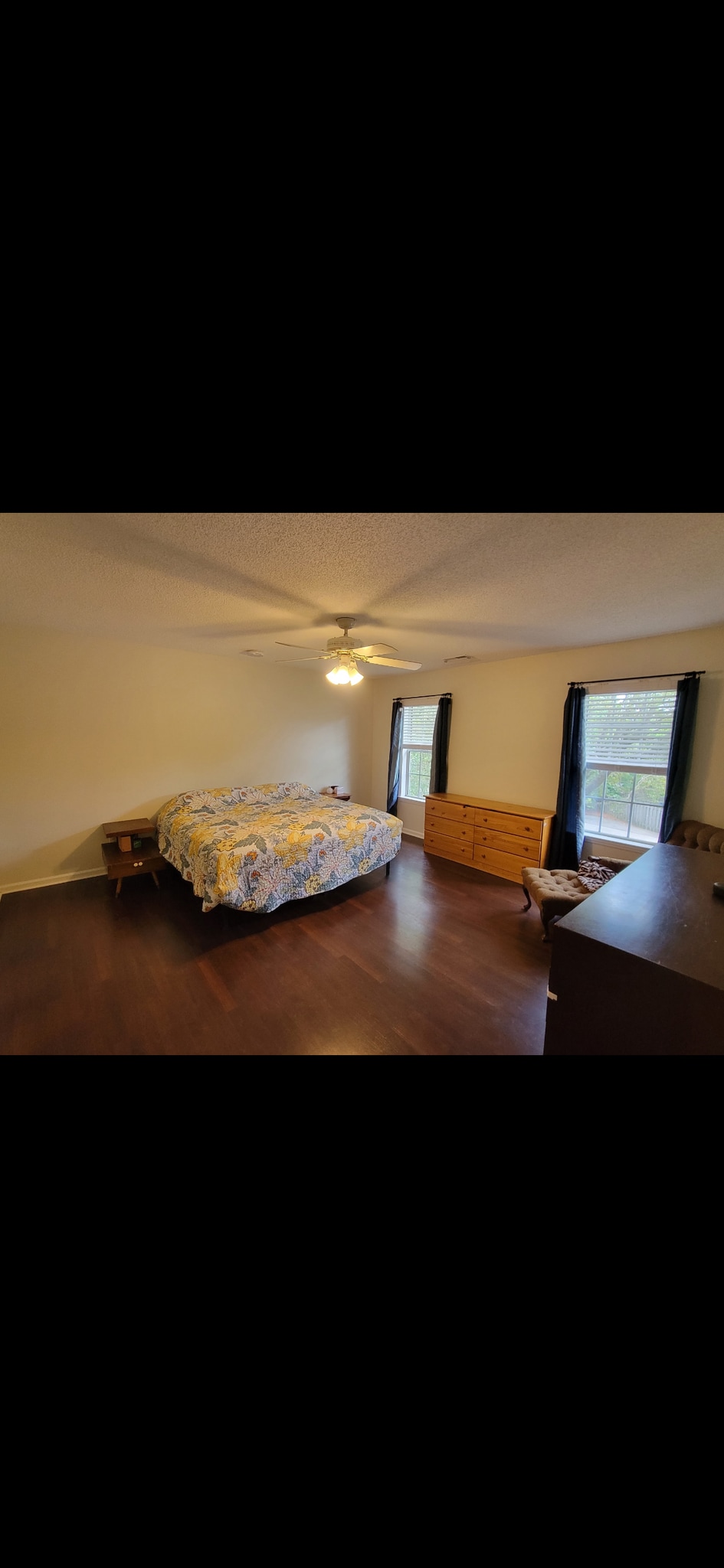 Building Photo - Room in Condo on Balfour Rd