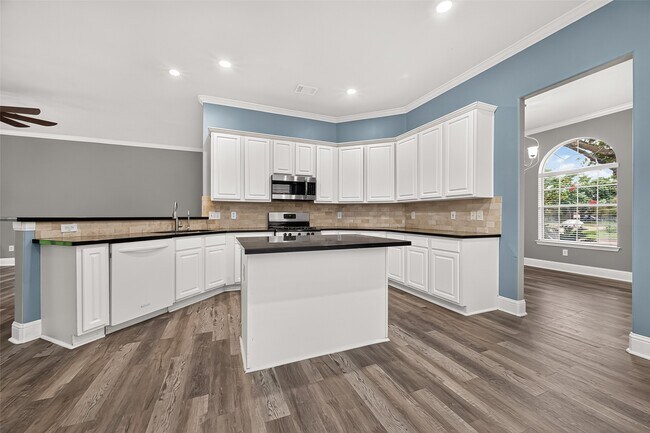 Building Photo - 14531 Chestnut Falls Dr