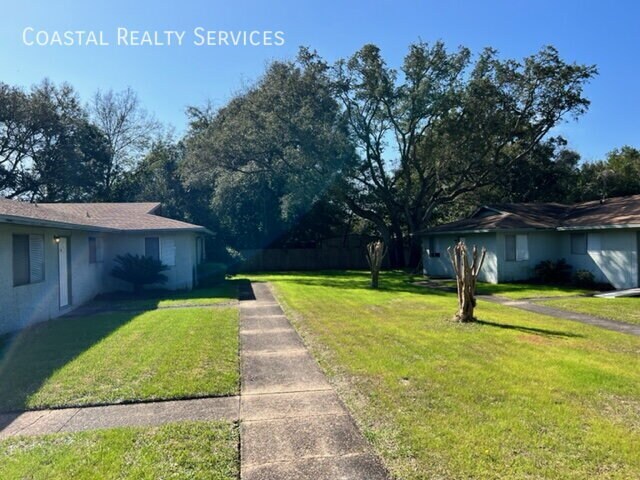 Primary Photo - 322 Pelham Rd