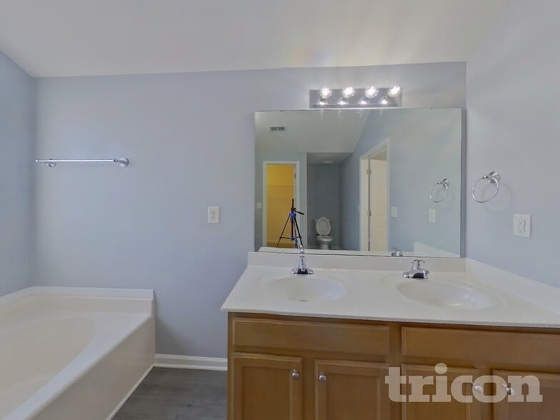 Building Photo - 1430 Rheo Ct NW