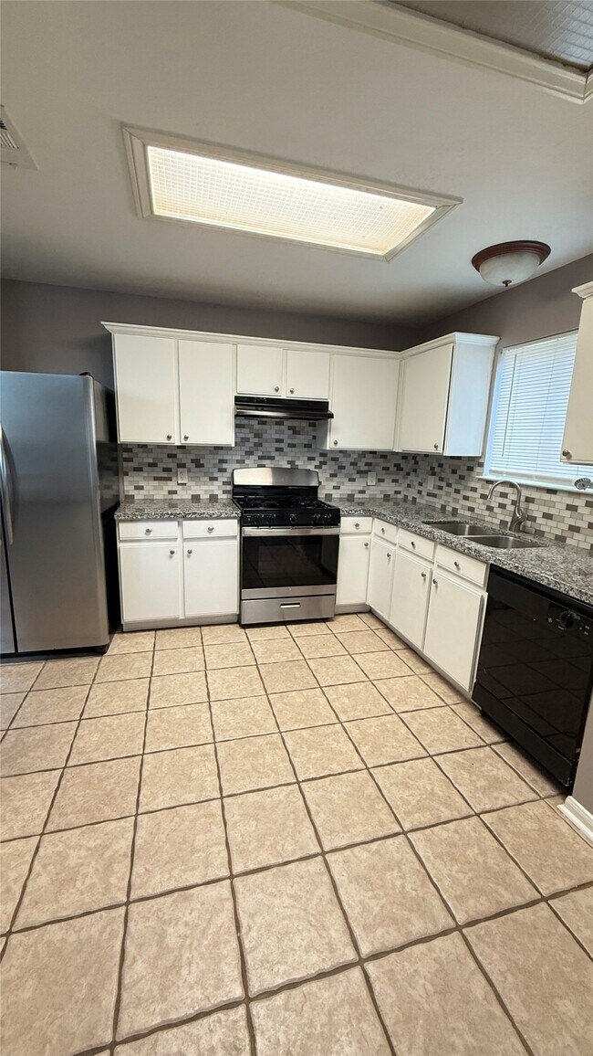 Building Photo - 4919 Lochman Ln