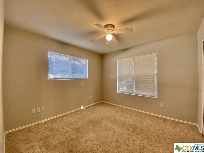 Building Photo - 1593 Amanda