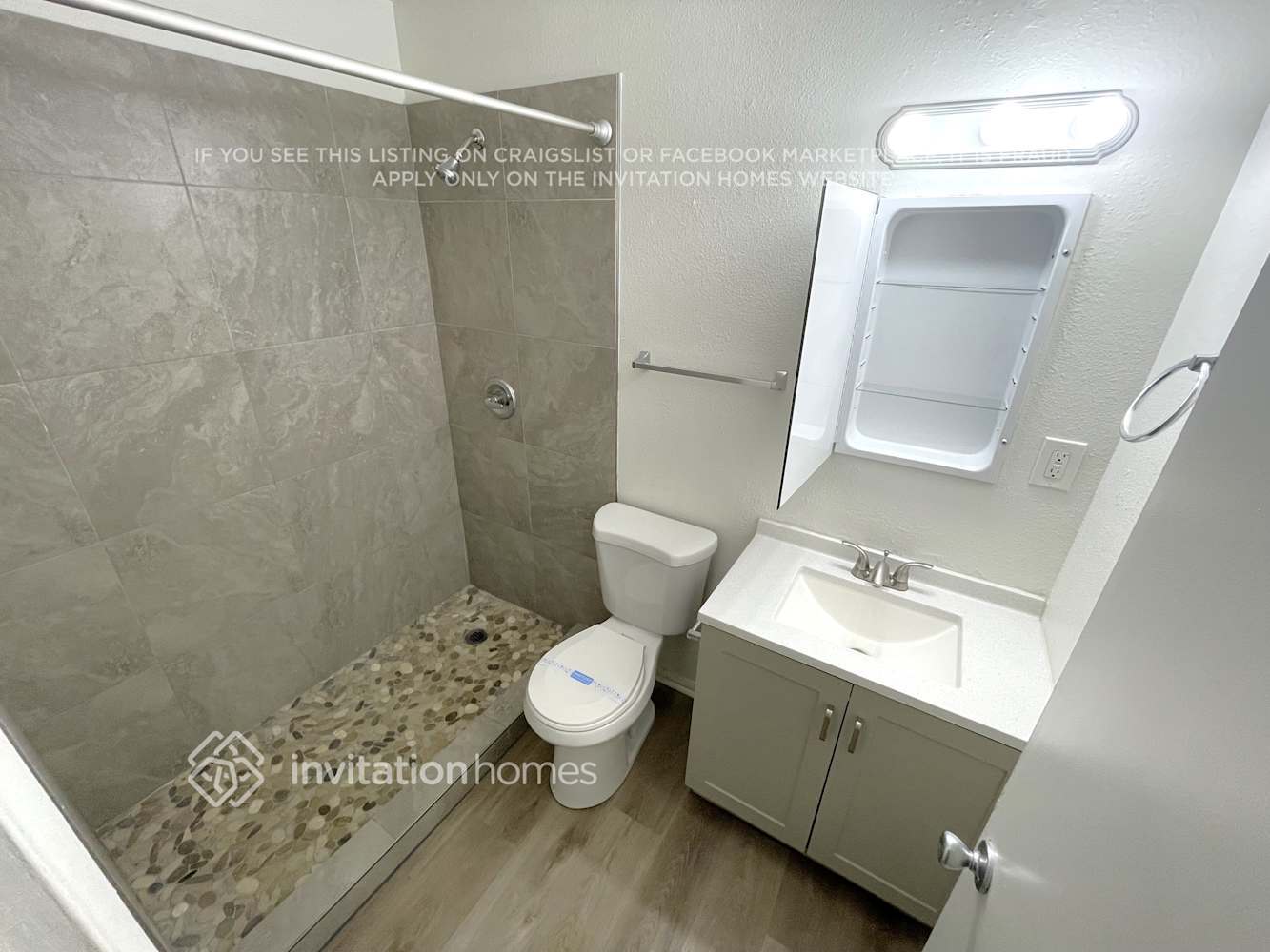 Building Photo - 4048 W Townley Ave