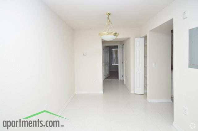 Dining Area - Laurel Park Apartments