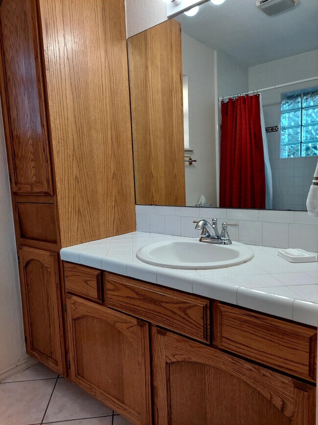 Building Photo - 1011 Topaz Trail