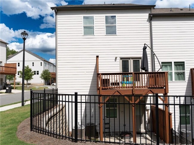 Building Photo - 510 Scenic Pass