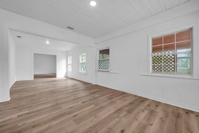 Building Photo - For Rent – Mobile, AL