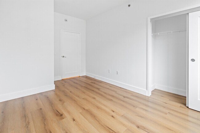 Building Photo - 800 Jackson St