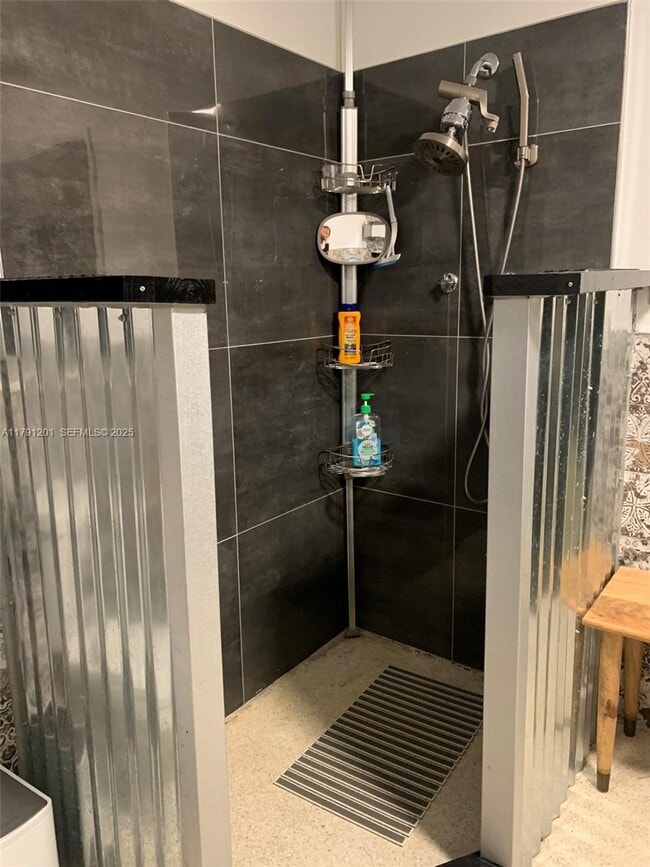 Building Photo - 6003 S Indian River Dr