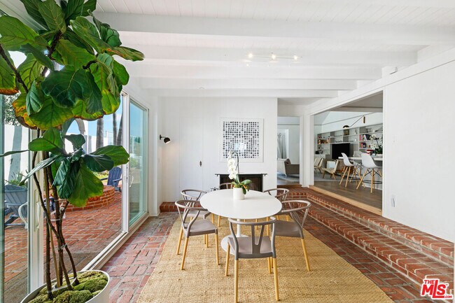 Building Photo - 30830 Broad Beach Rd