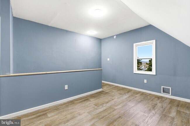 Building Photo - 111 Hanover Dr