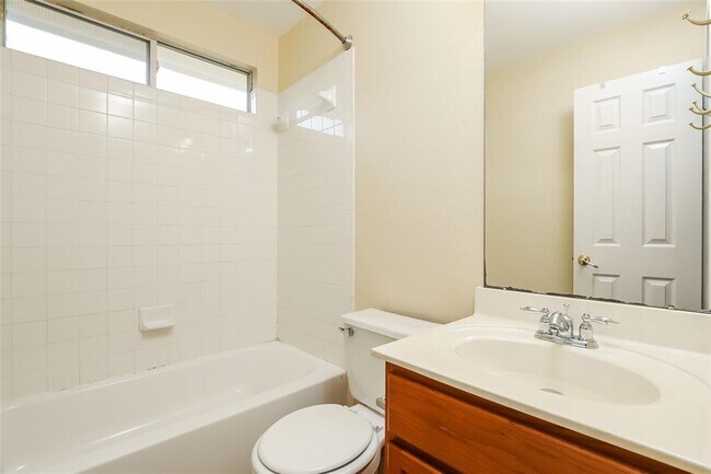 Building Photo - 1561 Kenneys Way