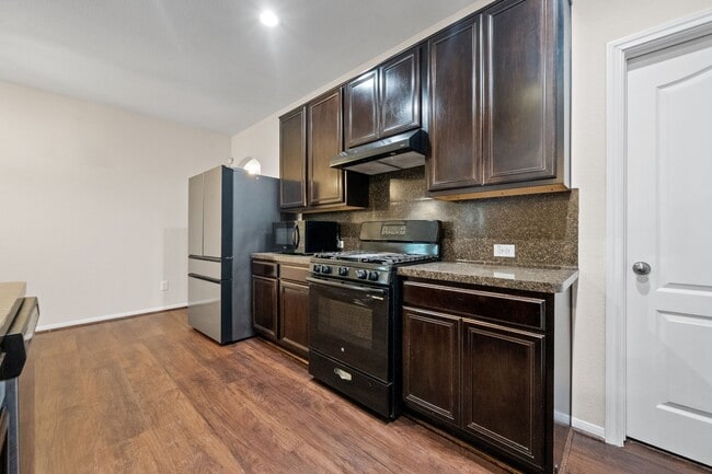 Building Photo - 3027 Lockeridge Village Dr