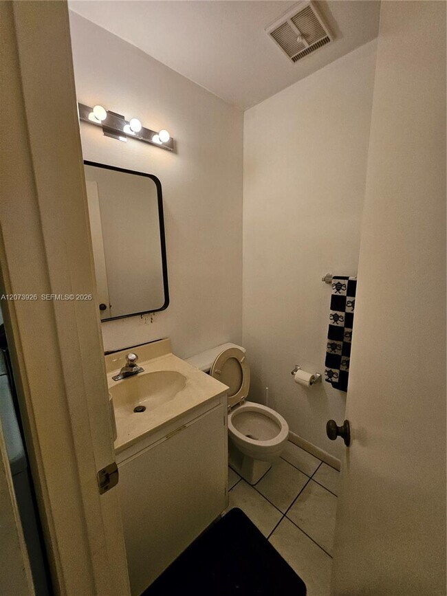 Building Photo - 9840 NW 9th Ct
