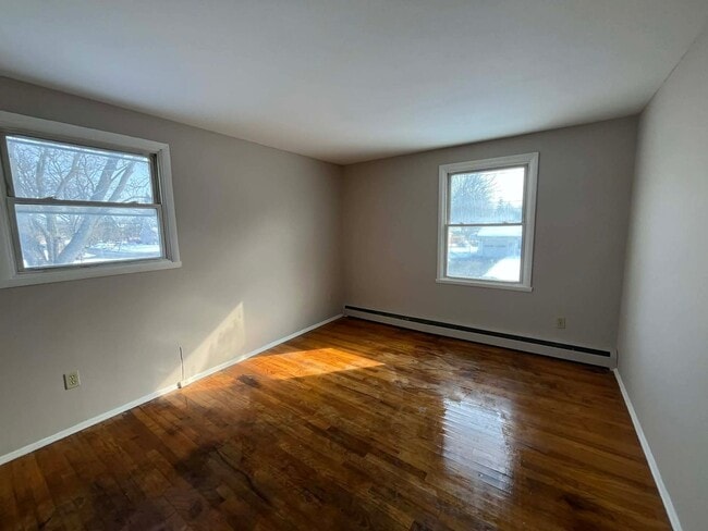 Building Photo - House for rent