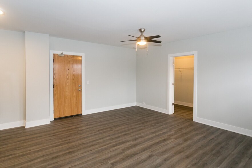Building Photo - 735 Judson Ave