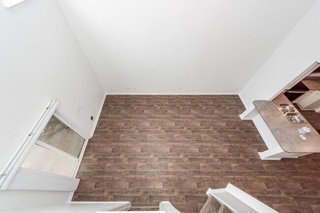 Building Photo - 3 Bedroom, 2.5 Bathroom Townhome in Cane Bay - Summerville