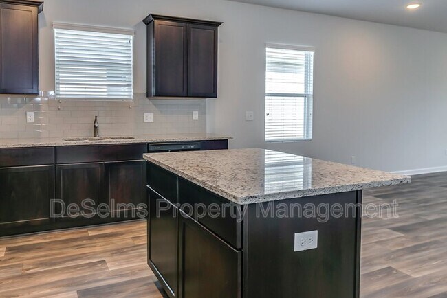 Building Photo - 3418 Hattie Ln