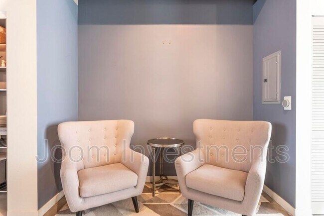 Building Photo - 527 Molino St