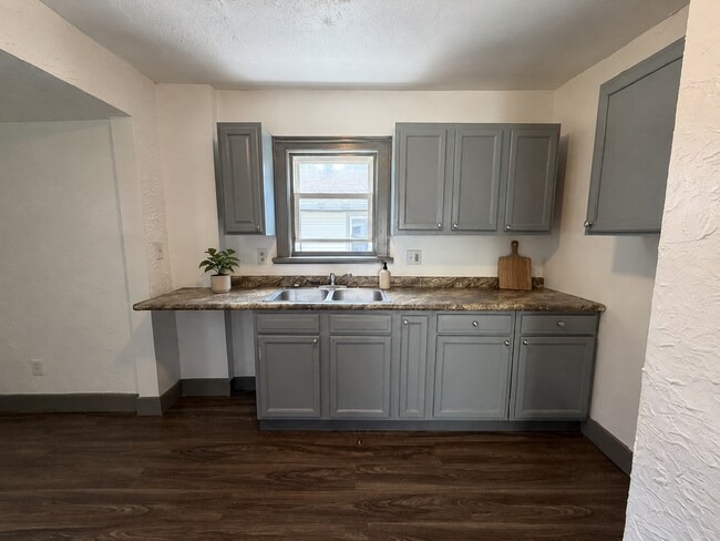 Building Photo - 674 Hudson Ave