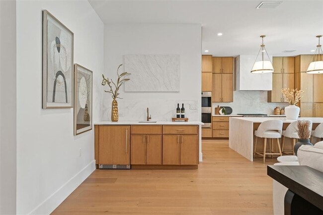 Building Photo - 804 Idlewood Dr