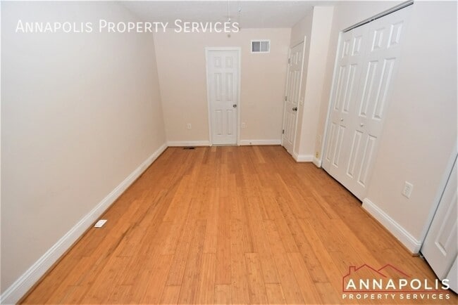 Building Photo - 508 Greenblades Ct