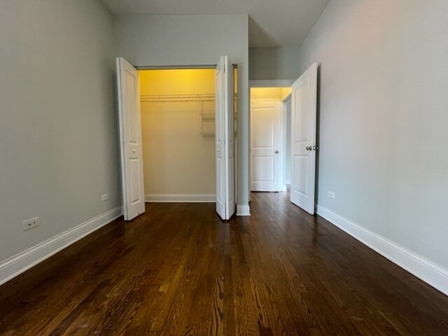 Building Photo - 742 W Addison St