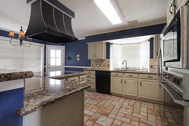 Building Photo - 3510 Cypressdale Dr