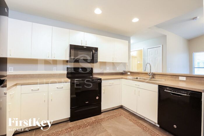Building Photo - 2329 Chipley Ave